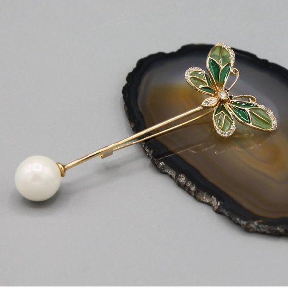 Green Enamel Butterfly Stick Pin Brooch with Faux Pearl - Picture 3 of 11